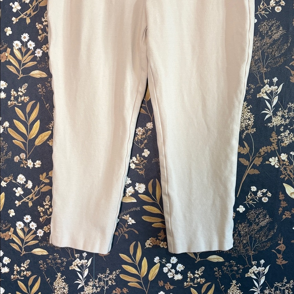 Chico's Cream Pull-On Ankle Pants Size 1.5 - Picture 3 of 9